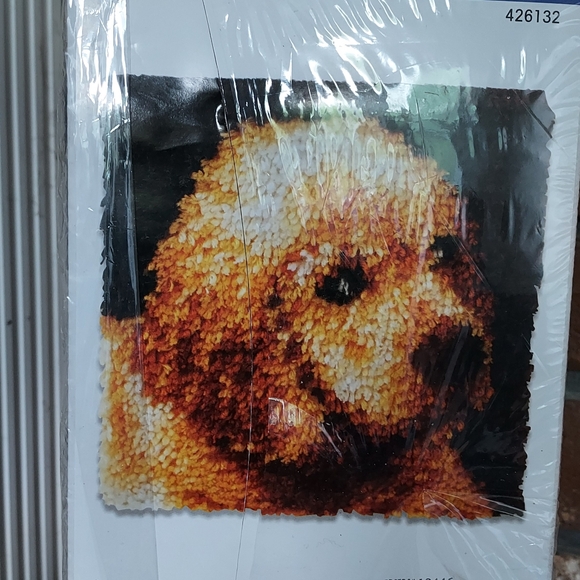 Wonderart Latch Hook Kit Puppy Love Craft Dog #426132 Size 12"x12" Yellow Lab - Picture 3 of 8